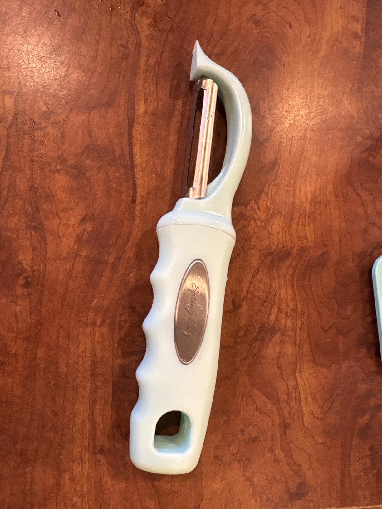 Premium Swivel Vegetable Peeler, Soft Grip Handle and Ultra Sharp Stainless Steel Blades - Perfect Kitchen Peeler For Veggie, Fruit, Potato, Carrot, Apple - Black customer photo 1