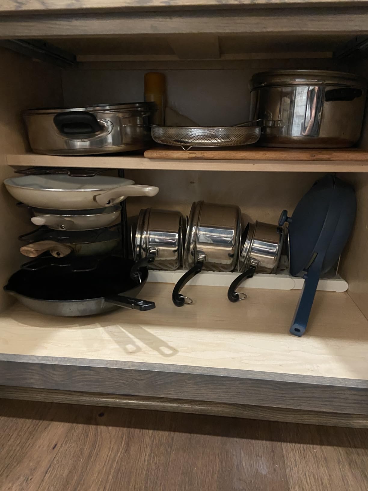 Deco Brothers Pan Organizer Rack for Kitchen Cabinet and Counter, Bronze customer photo 2