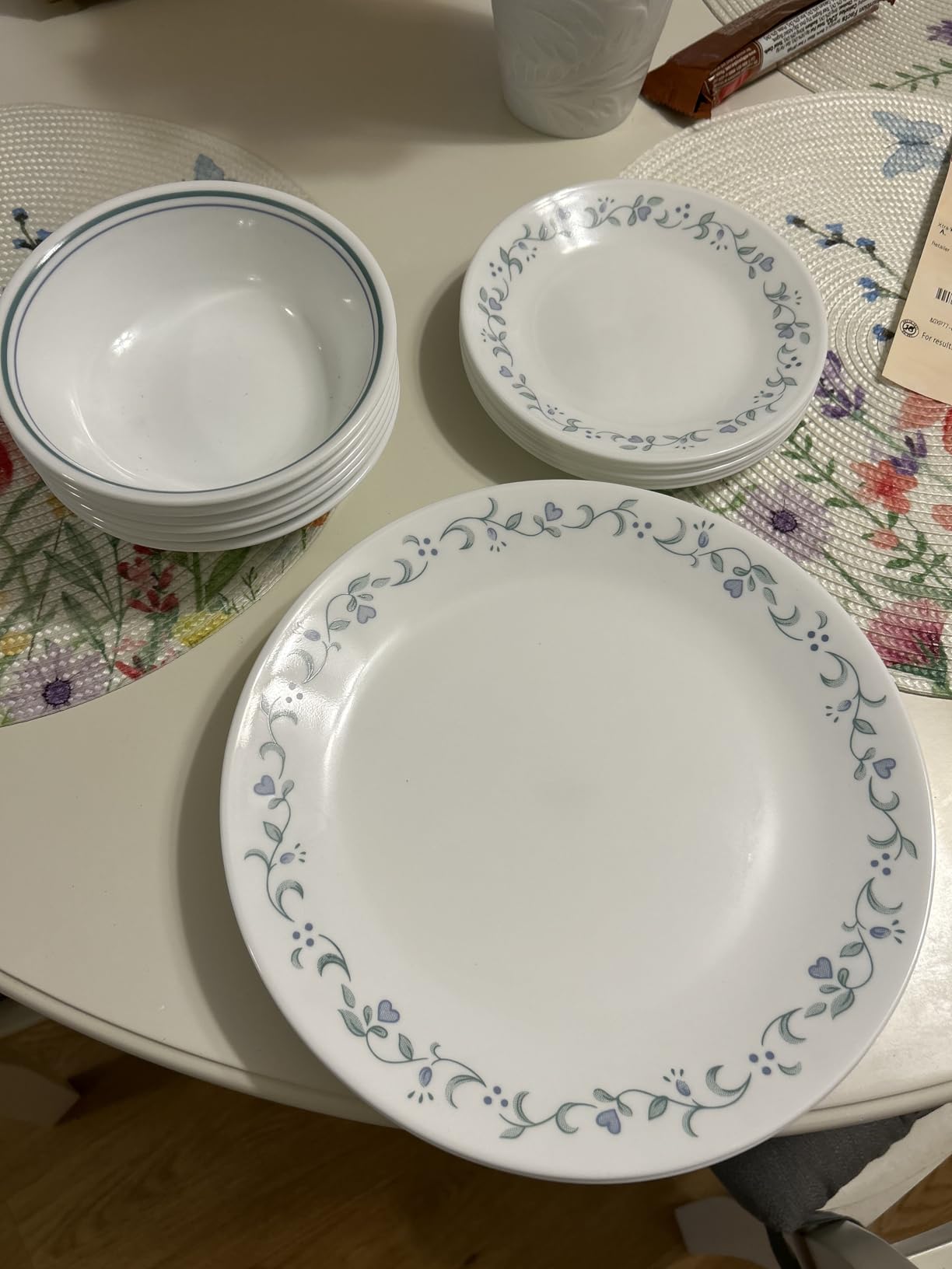 Corelle Vitrelle 18-Piece Service for 6 Dinnerware Set Triple Layer Glass and Chip Resistant, Lightweight Round Plates and Bowls Set, Country Cottage customer photo 1
