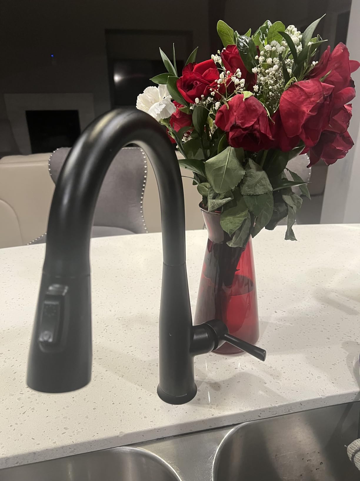 Delta Faucet Essa Matte Black Kitchen Faucet Touch, Touch Kitchen Faucets with Pull Down Sprayer, Kitchen Sink Faucet, Kitchen Faucet Black, Touch2O Technology, Matte Black 9113T-BL-DST customer photo 1