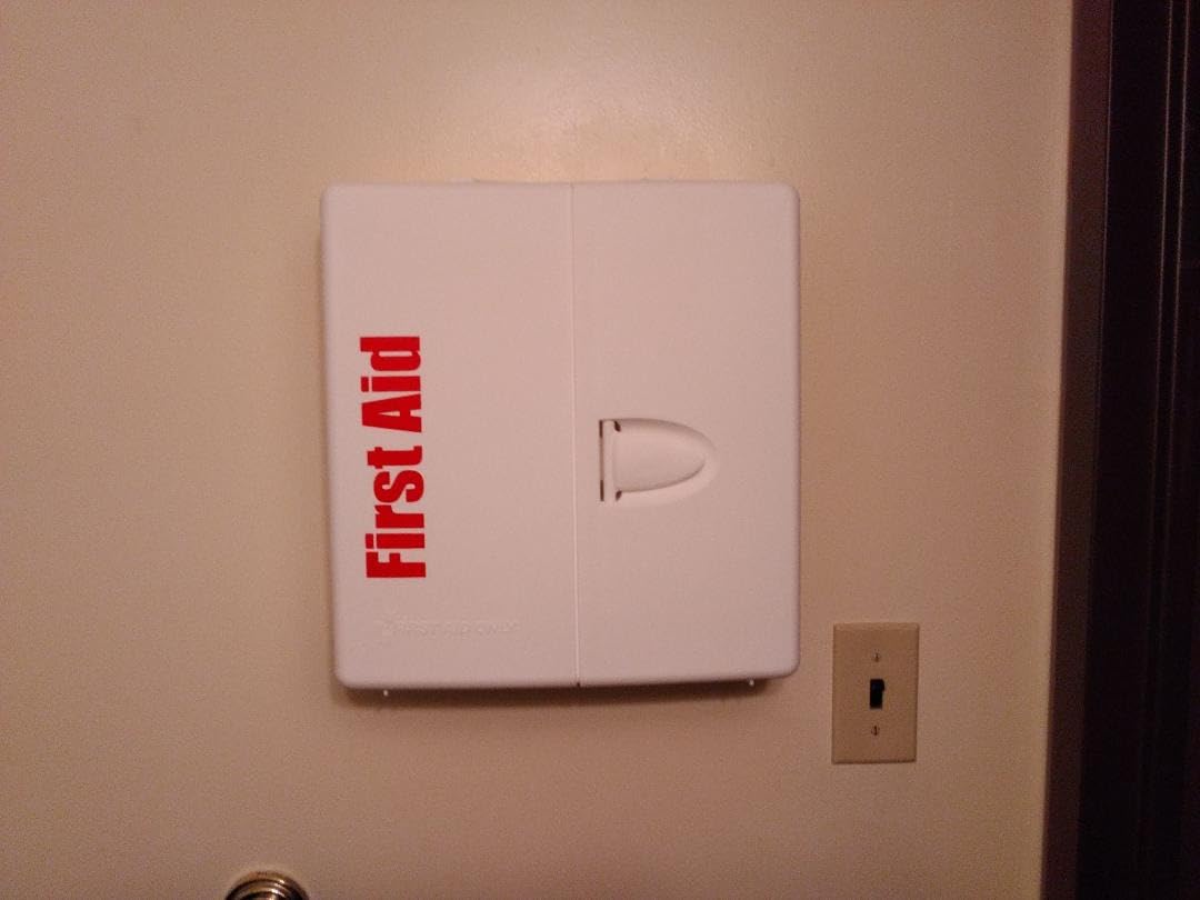 First Aid Only 1000-FAE-0103 SmartCompliance 50-Person OSHA Compliant First Aid Kit for Business, Large Plastic First Aid Cabinet with Medications, 245 Pieces customer photo 2