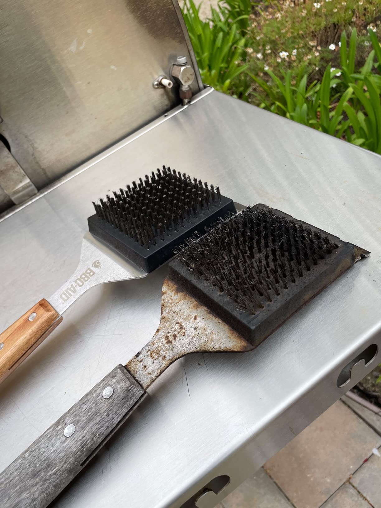 BBQ-Aid Grill Brush and Scraper for Barbecue - Grill Brush for Outdoor Grill with Extended, Large Wooden Handle and Replaceable Stainless Steel Bristles Head -No Scratch- BBQ Grill Brush for Any Grill customer photo 2