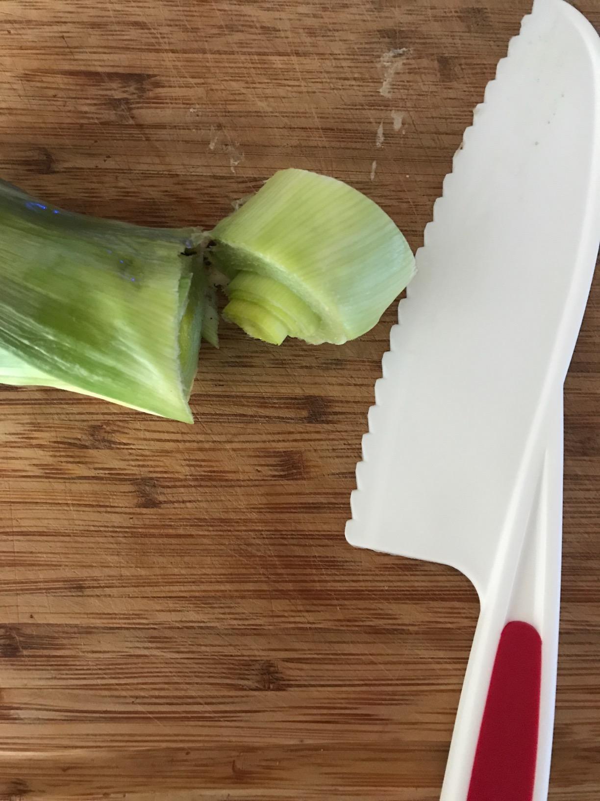 Starpack 'Finger Loving' Kid Safe Kitchen Knife Set of 3 - Kids Knife Set for Real Cooking - Serrated Edges Toddler Knife Sets for 3+ Year Olds - Montessori Knife Sets - BPA-Free Nylon Knives for Kids customer photo 1