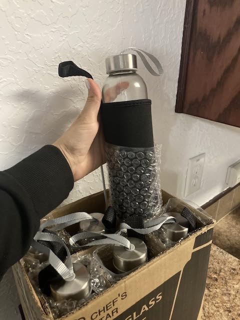 Chef's Star 18 Oz Glass Water Bottles, Glass Drinking Bottle with Protection Sleeve, Juice Bottles with Stainless Steel Leak Proof Lids, Pack of 6 customer photo 2