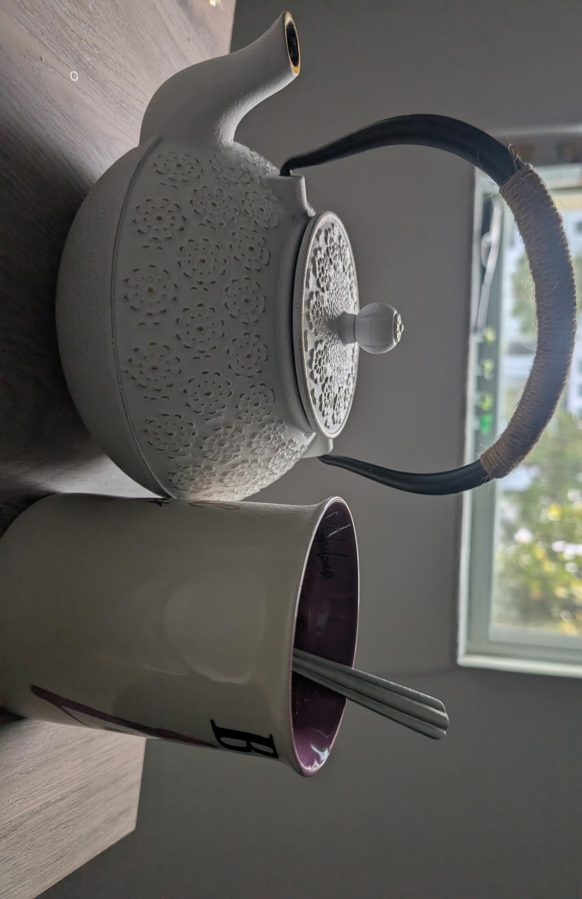 Sotya Cast Iron Teapot, 40oz/1200ml Japanese Tetsubin Tea Pot with Infuser for Loose Leaf and Tea Bags, Tea Kettle Coated with Enameled Interior for Stove Top, Black customer photo 1