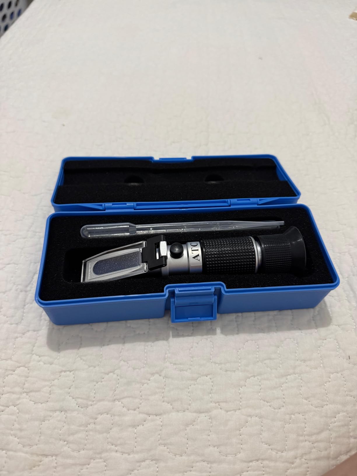 Honey Refractometer for Moisture, Brix and Baume, 3-in-1 Uses, 58-90% Brix Scale Range, Ideal for Honey, Maple Syrup, and Molasses, Bee Keeping Supplies customer photo 1