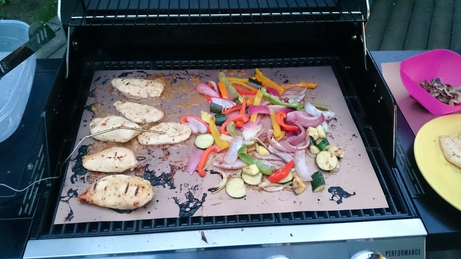 AOOCAN Copper Grill Mat Set of 5 - Non-Stick BBQ Outdoor Grill, Copper Grilling Mats Reusable and Easy to Clean, Works on Electric Grill Outdoor Gas Charcoal BBQ as Seen on TV-15.75 x 13 Inch customer photo 1