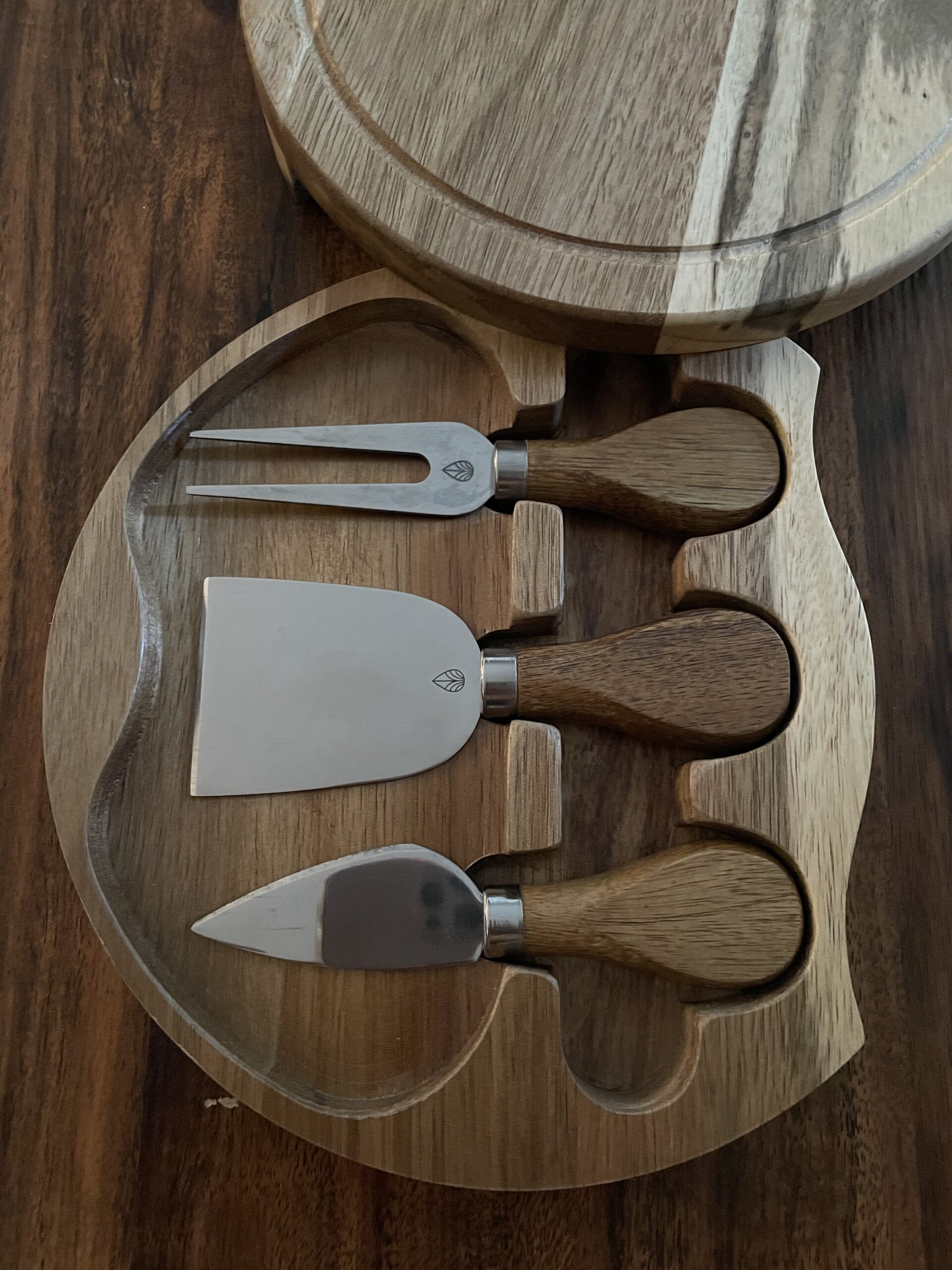 TOSCANA - a Picnic Time brand Acacia Brie Cheese Board and Knife Set - Charcuterie Board Set - Wood Cutting Board, (Acacia Wood) 7.5 Inches customer photo 2