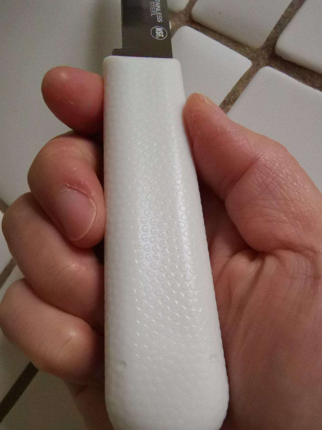 Mercer Culinary Clam Knife with Poly Handle, 3-1/4, White customer photo 1