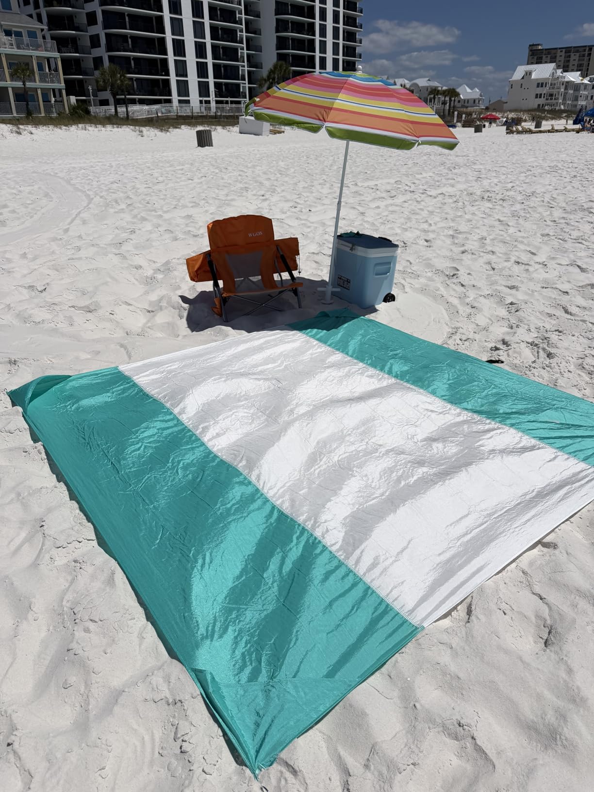 WEKAPO Beach Blanket Sandproof Waterproof, Extra Large Beach Mat, Oversized & Compact Sand Free, Quick Drying Beach Essentials for Vacation, Cruise, Picnic & Camping with Stakes customer photo 1
