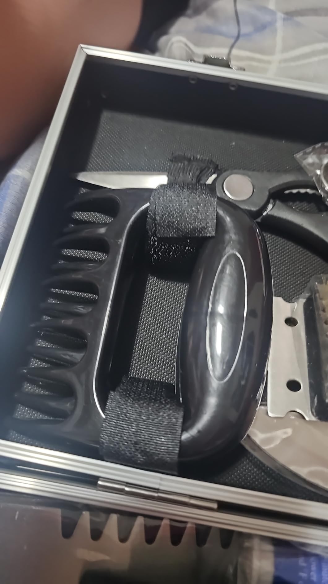 Kaluns Grilling Accessories, Dad Gifts for Fathers Day, Mothers Day Grilling Gifts, Heavy Duty Stainless Steel BBQ Tool Set for Outdoor Grill with Aluminum Case and Apron, Birthday Gifts for Men customer photo 2