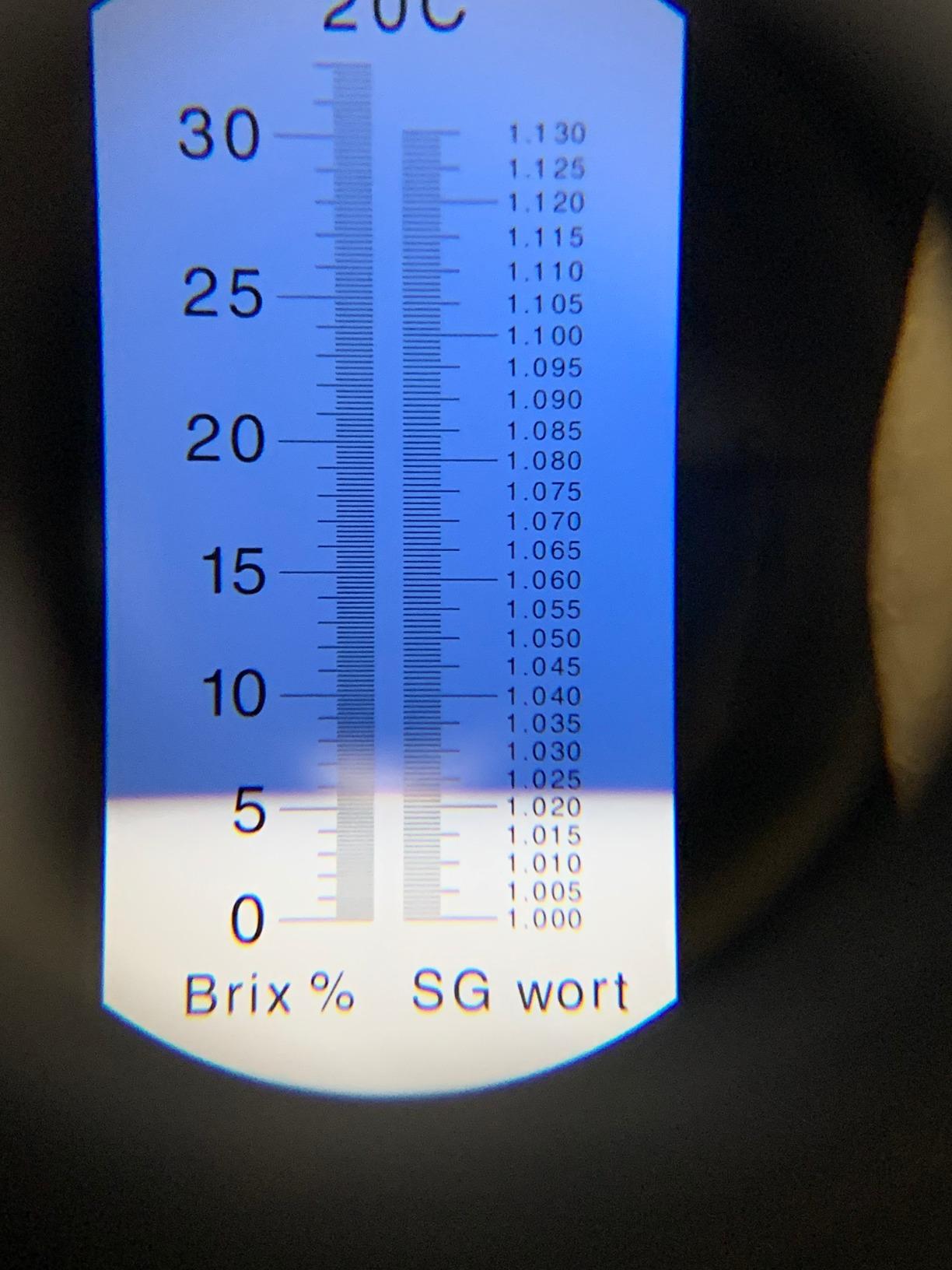 Brix Refractometer with ATC - Tiaoyeer Digital Handheld Refractometer for Beer Wine Brewing, Dual Scale-Specific Gravity 1.000-1.130 and Brix 0-32% customer photo 1