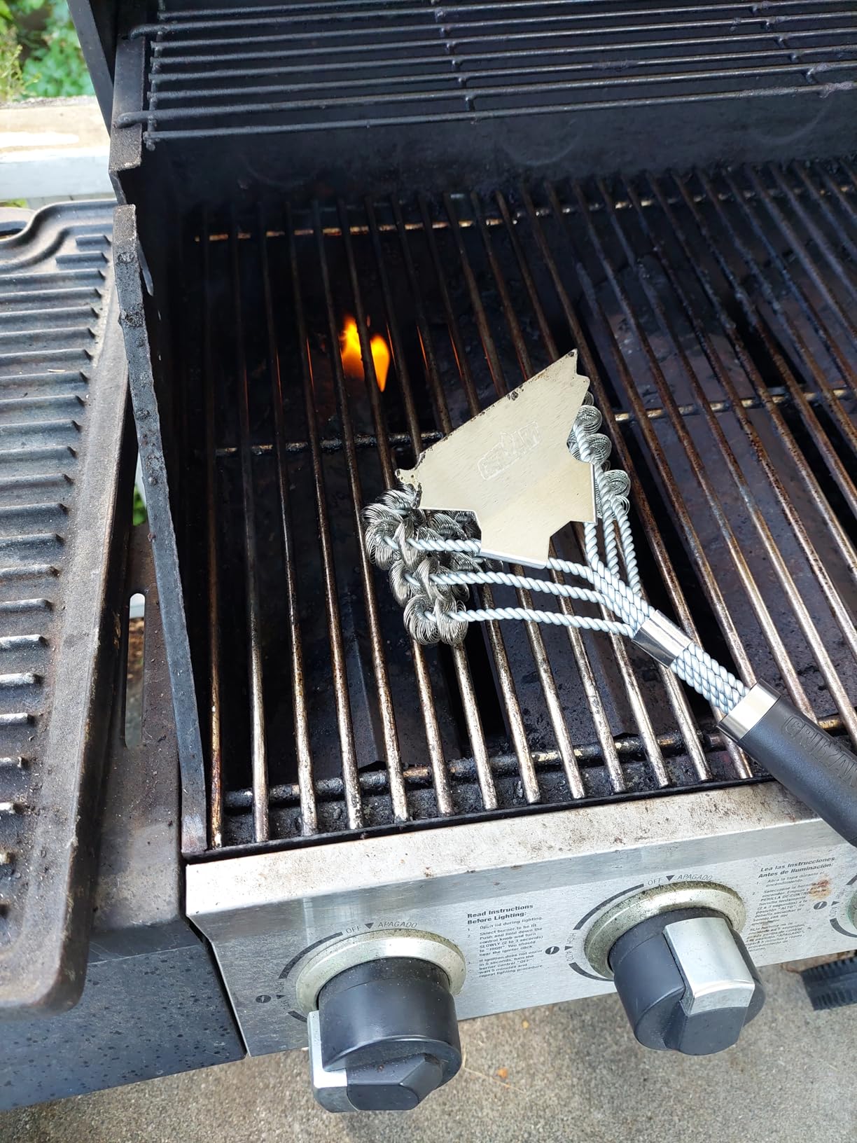 Grill Brush and Scraper Bristle Free - Safe BBQ Brush for Grill - 18'' Stainless Grill Grate Cleaner - Safe Grill Accessories for Porcelain/Weber Gas/Charcoal Grill - Gifts for Grill Wizard customer photo 2