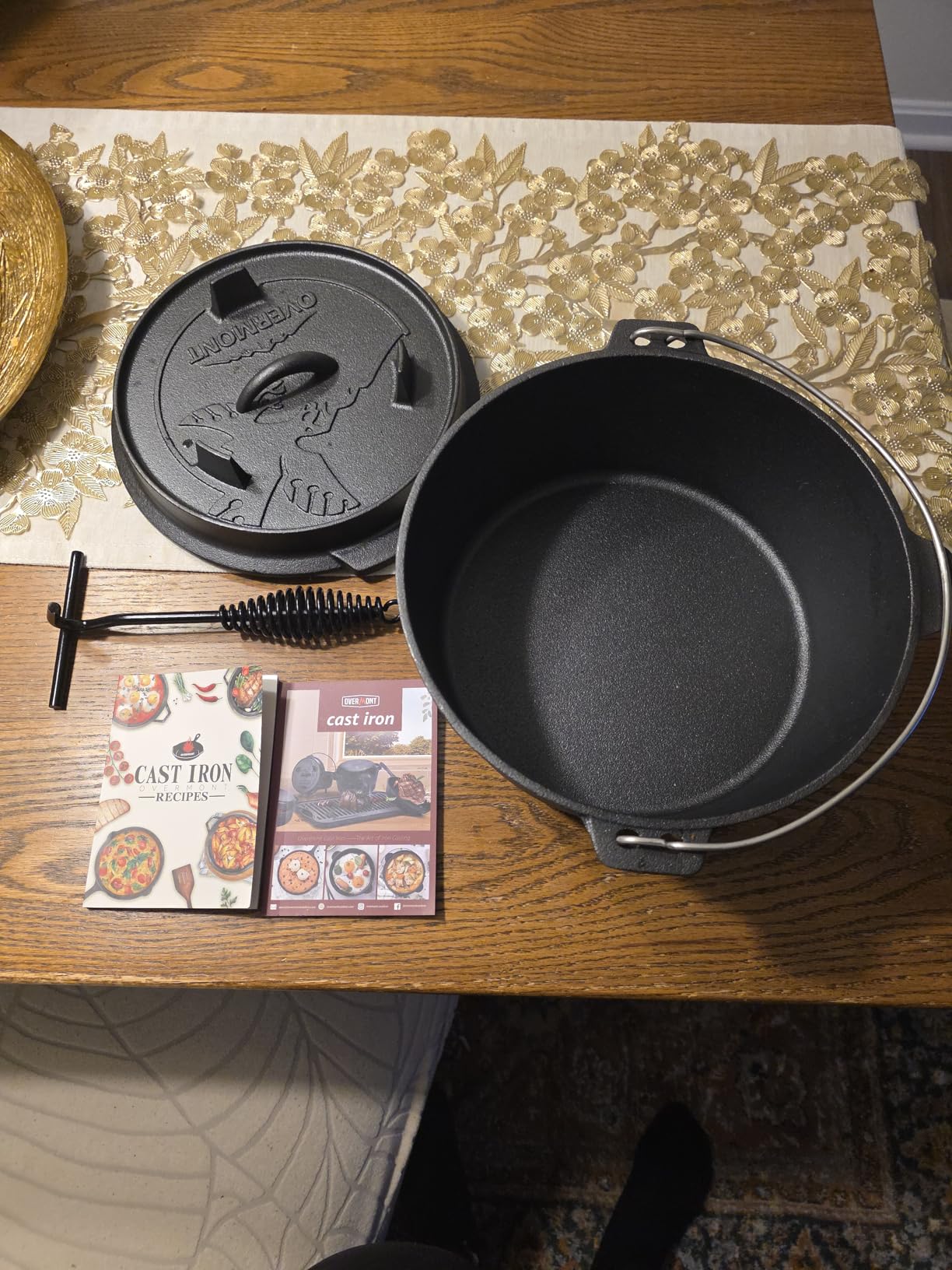 Overmont Camp Dutch Oven Pre Seasoned Cast Iron Lid Also a Skillet Casserole Pot with Lid Lifter for Camping Cooking BBQ Baking 6QT(Pot+Lid) customer photo 1