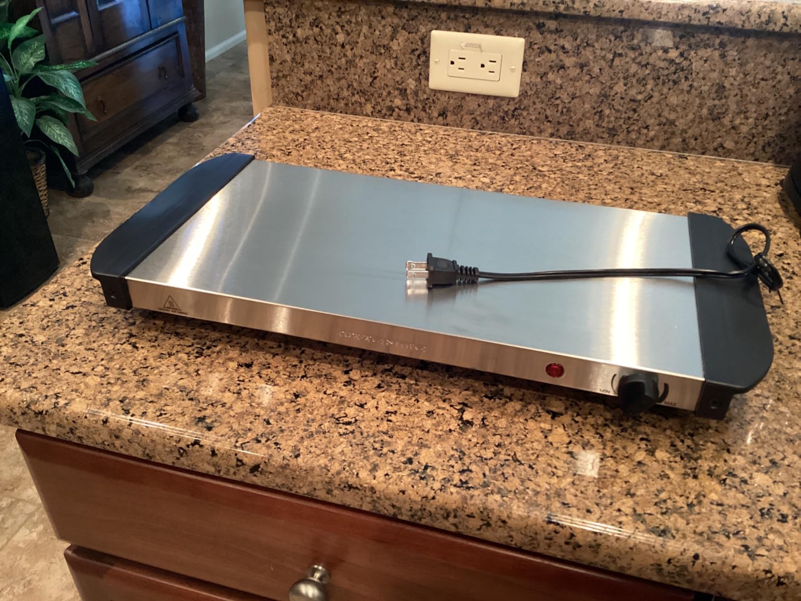 OVENTE Electric Warming Tray with Adjustable Temperature Control, Compact Food Warmer & Server for Buffets, Parties, Events, and Dinners, Cool-Touch Handles, Stainless Steel, Silver FW170S customer photo 1