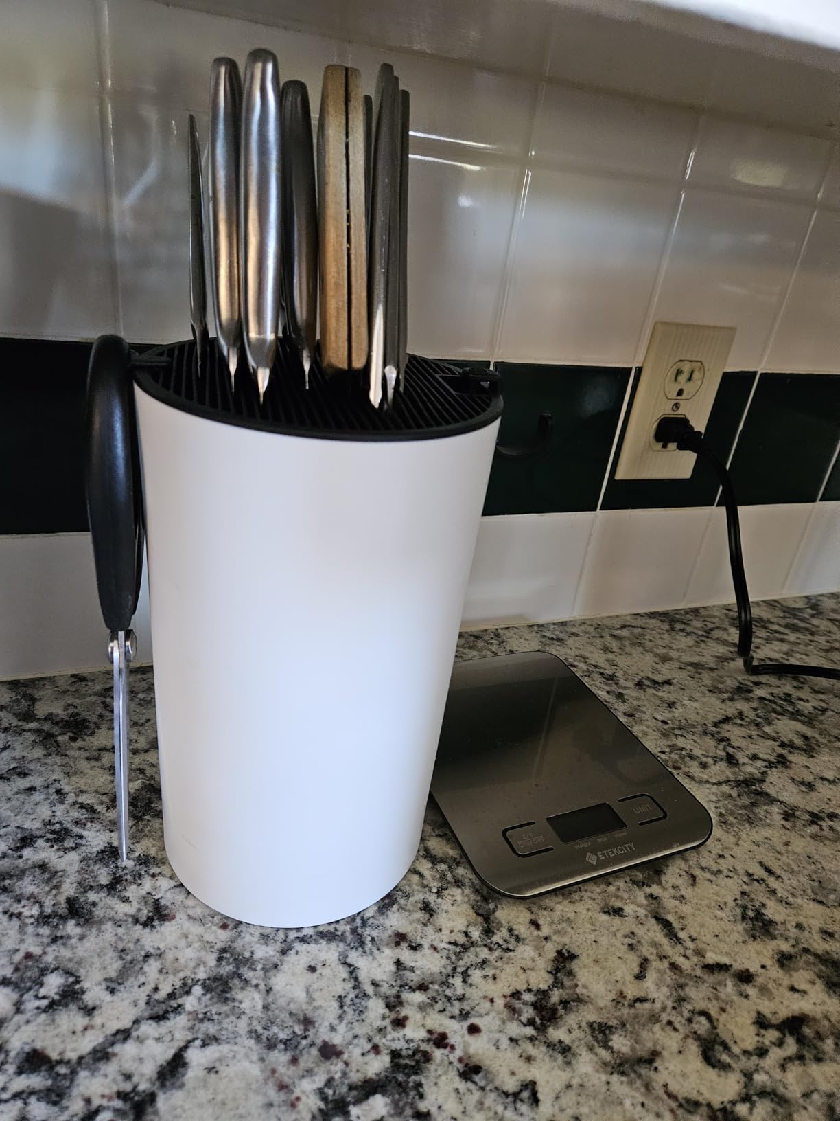 OOU Universal Knife Block Holder Without Knives, Round Kitchen Knife Holder, Detachable Knife Storage for Easy Cleaning-Black customer photo 2