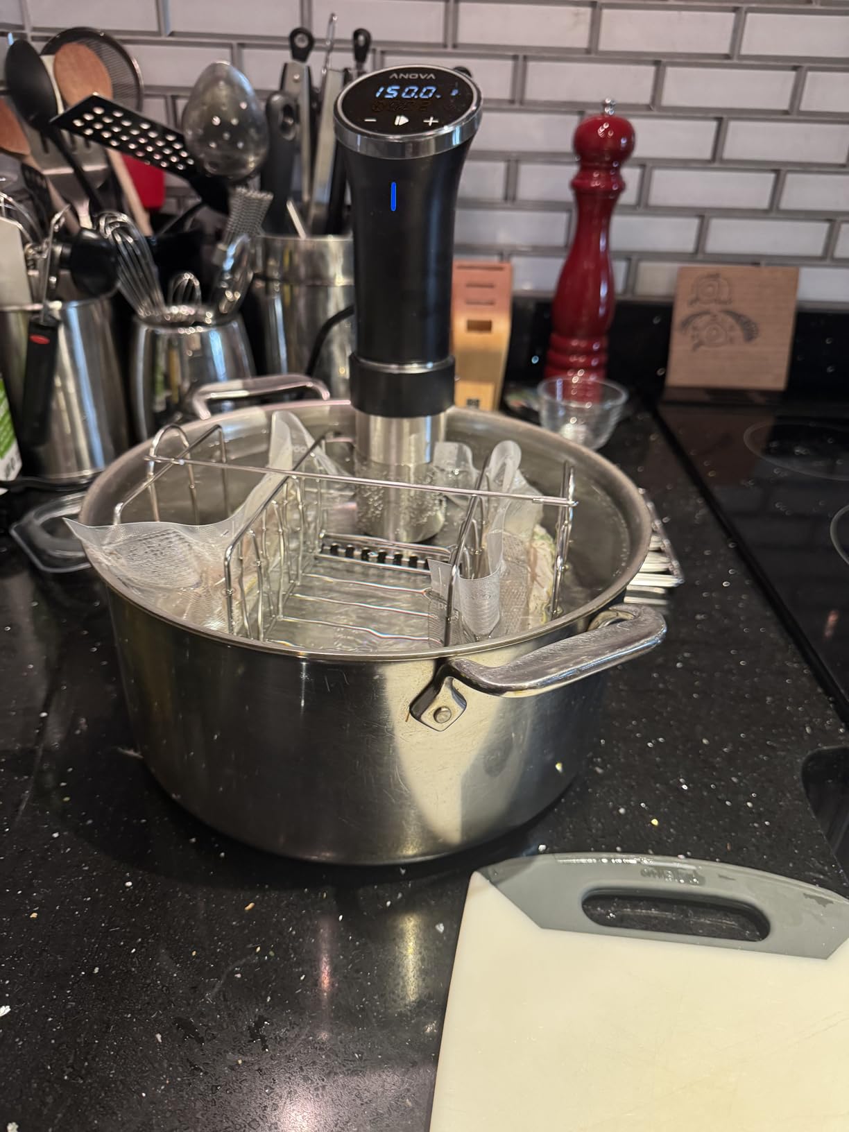 EVERIE Weighted Sous Vide Rack Divider, Improved Vertical Mount Stops Wobbling, 5 Detachable Stainless Steel Dividers and 2 Built-in Holder Dividers customer photo 2