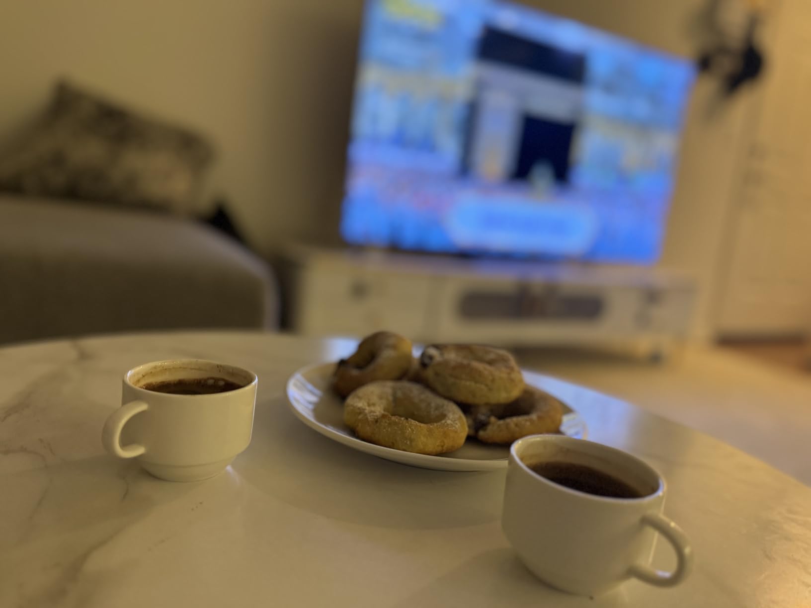 Sweese 8 Ounce Porcelain Stackable Cappuccino Cups with Saucers and Metal Stand - for Specialty Coffee Drinks, Cappuccino, Latte, Americano and Tea - Set of 4, White customer photo 1