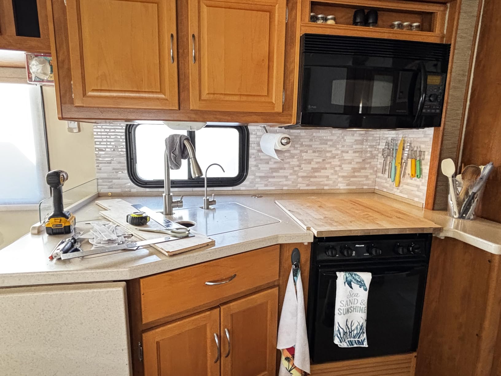 STICKGOO 10-Sheet Peel and Stick Wall Tile, Self-Adhesive Kitchen Backsplash in Sandstone (Thicker Design) customer photo 2