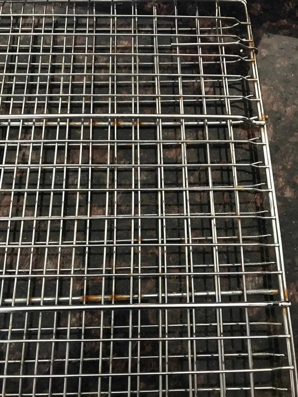 Fish Grilling Basket, Folding Portable Stainless Steel BBQ Grill Basket for Fish Vegetables Shrimp with Removable Handle, Come with Basting Brush and Storage Bag customer photo 1