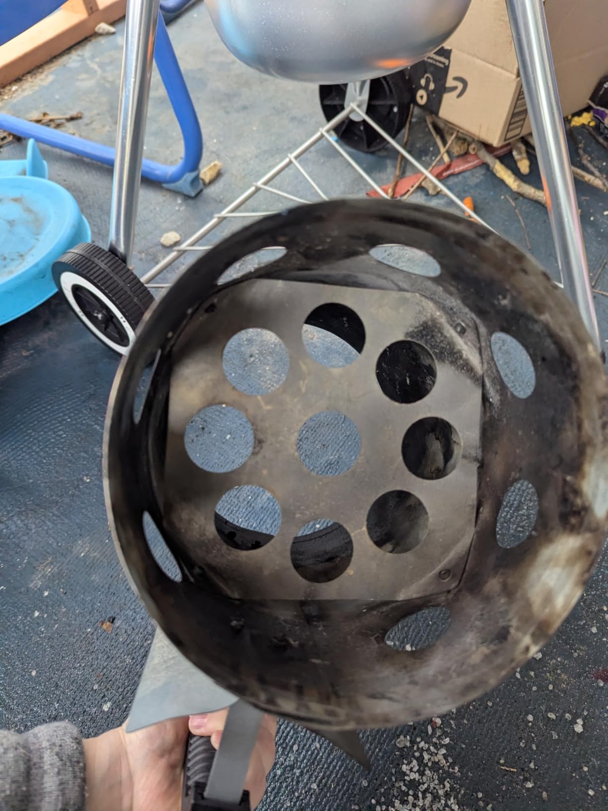 KINGSFORD Heavy Duty Deluxe Charcoal Chimney Starter, Large Capacity Zinc Steel BBQ Fire Starter with Heat Shield and Stay-Cool Handle, Vented Base Air Vents for Fast Even Lighting customer photo 1