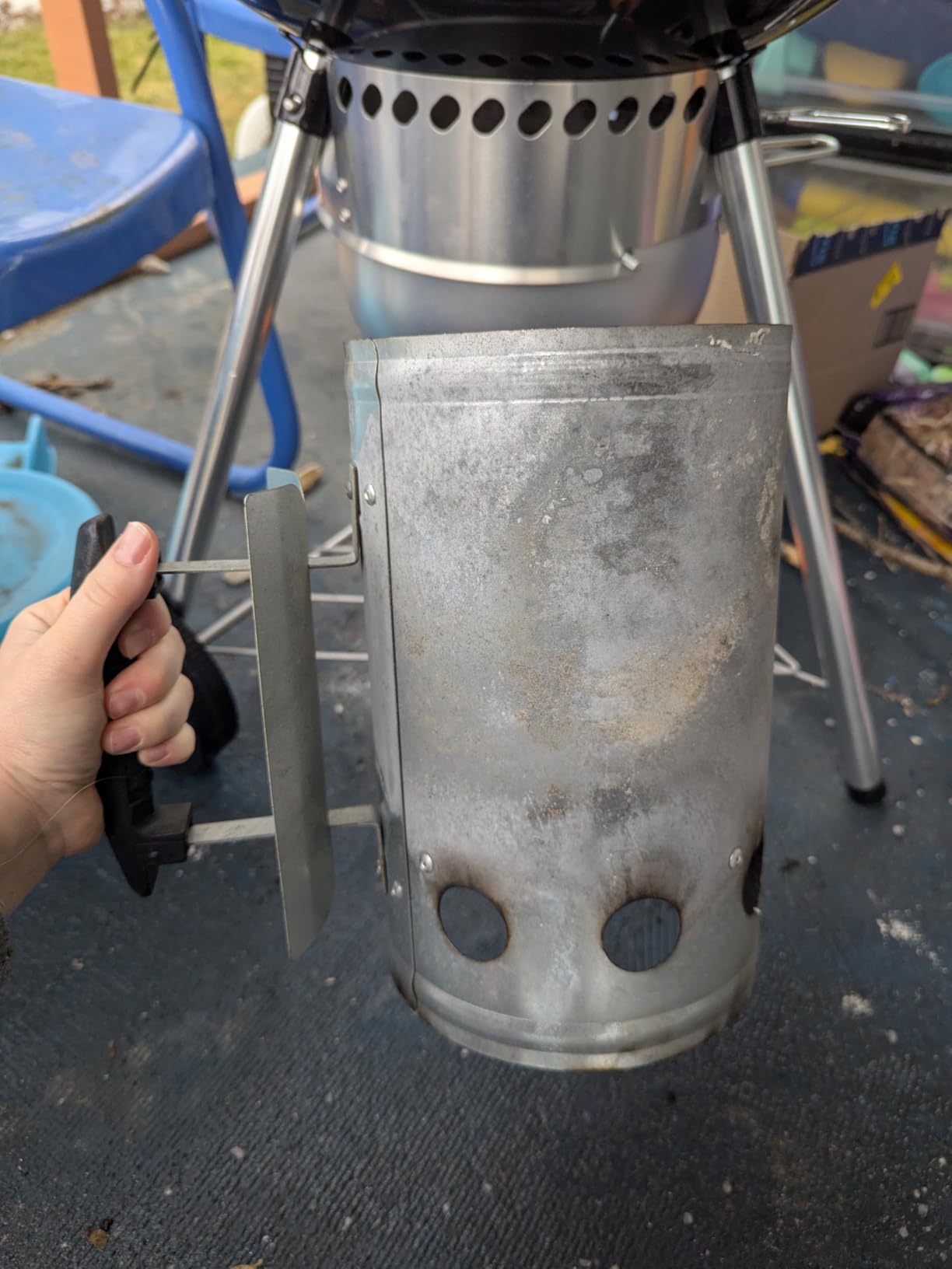 KINGSFORD Heavy Duty Deluxe Charcoal Chimney Starter, Large Capacity Zinc Steel BBQ Fire Starter with Heat Shield and Stay-Cool Handle, Vented Base Air Vents for Fast Even Lighting customer photo 2