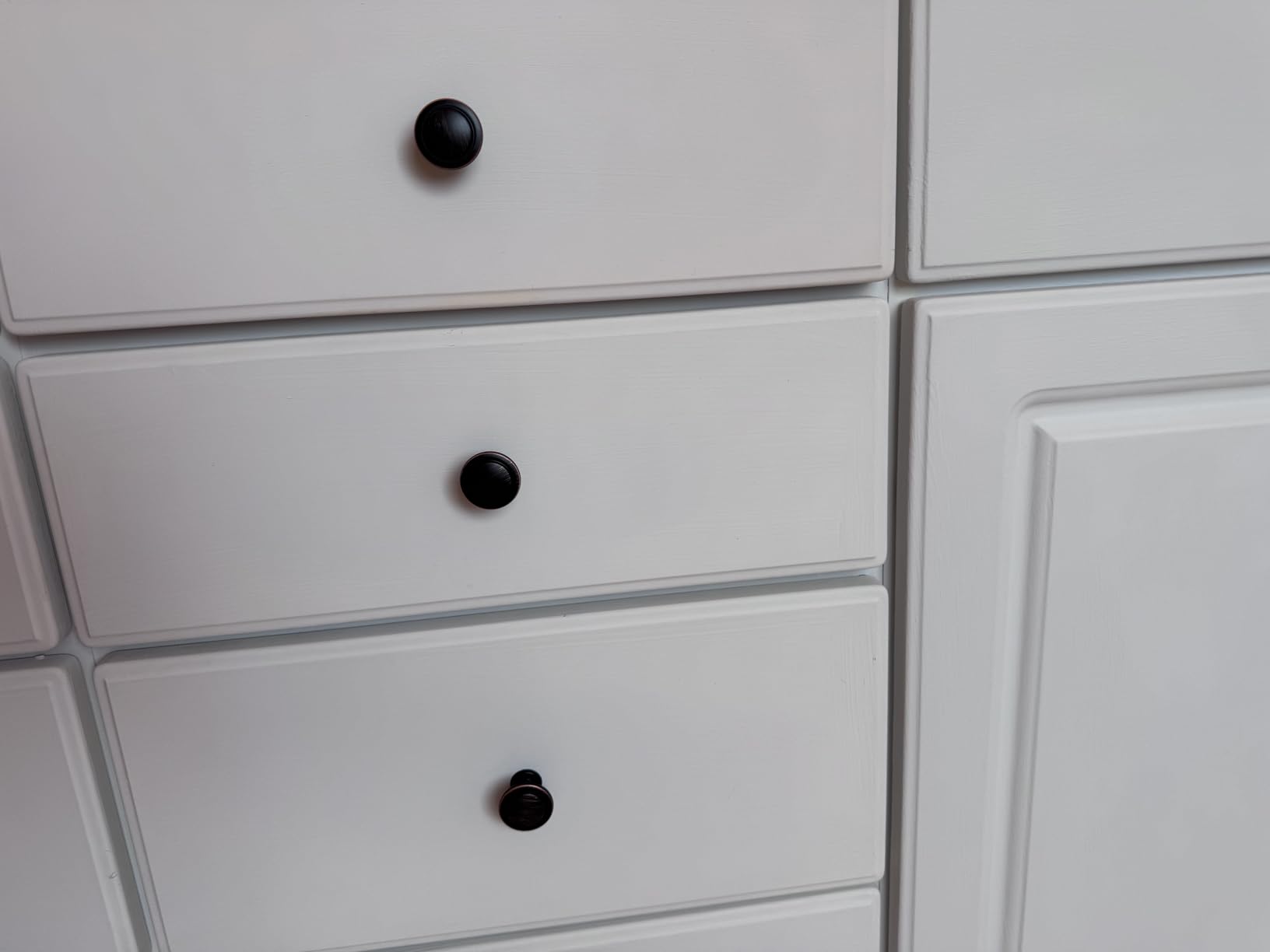 KOOFIZO Round Cabinet Knobs Oil Rubbed Bronze Cabinet Pulls, Dia. 1-1/4 Inch, 10 Pack Bronze Drawer Knobs for Kitchen Cabinets customer photo 2