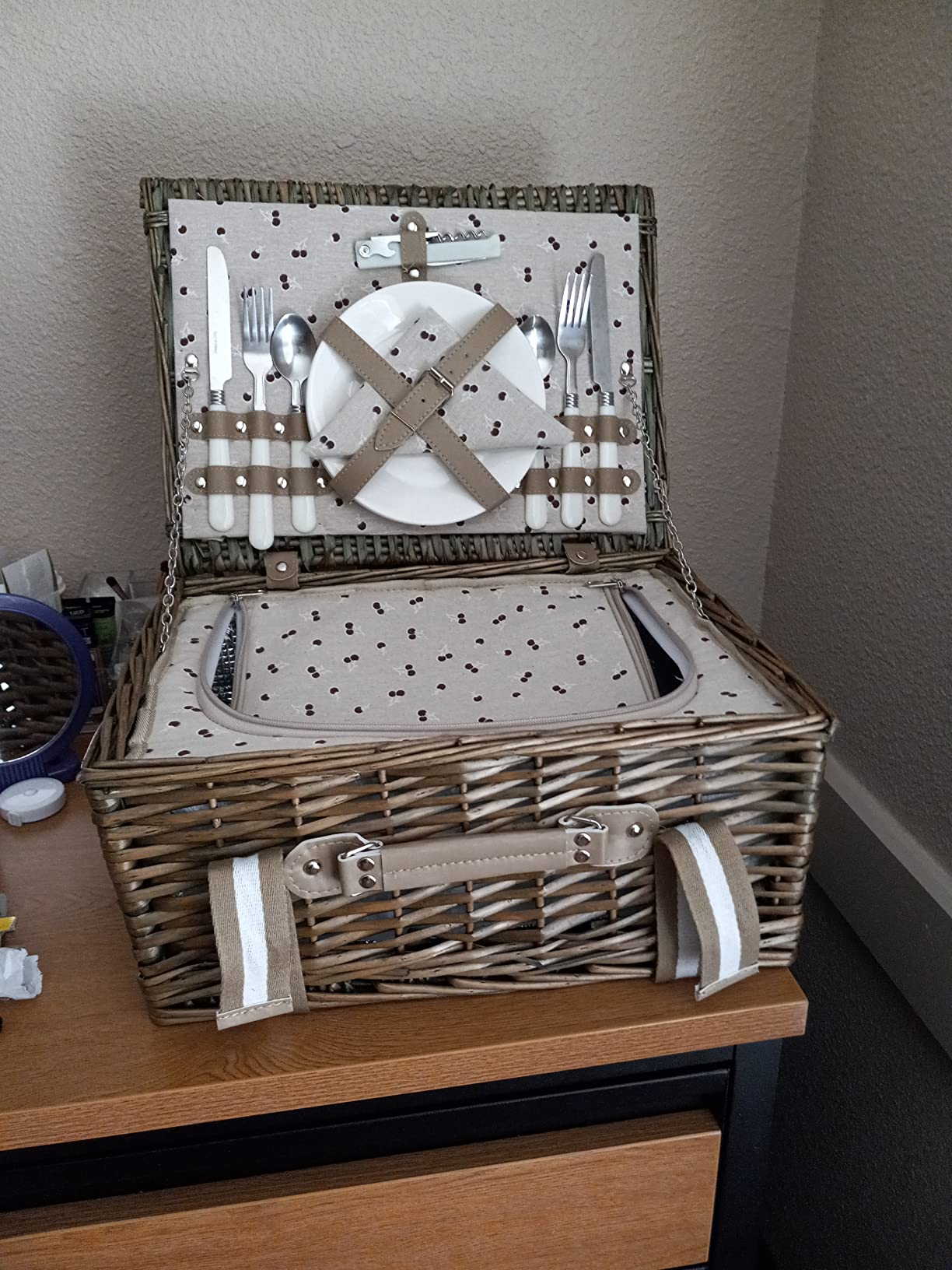 Willow Picnic Basket Set for 2 Persons with Large Insulated Cooler Bag and Waterproof Picnic Blanket, Wicker Picnic Hamper for Camping,Outdoor,Birthday customer photo 2