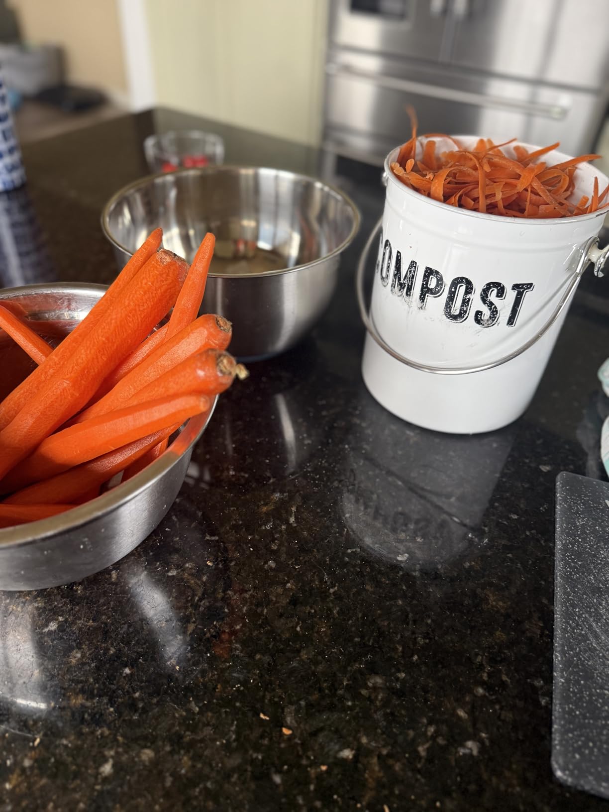 Granrosi Countertop Compost Bin Kitchen - 1.3 Gal Indoor Compost Bucket with Lid for Kitchen, Farmhouse Rust Proof & Odorless Composter Bin for Countertop, 3 Charcoal Filters customer photo 1