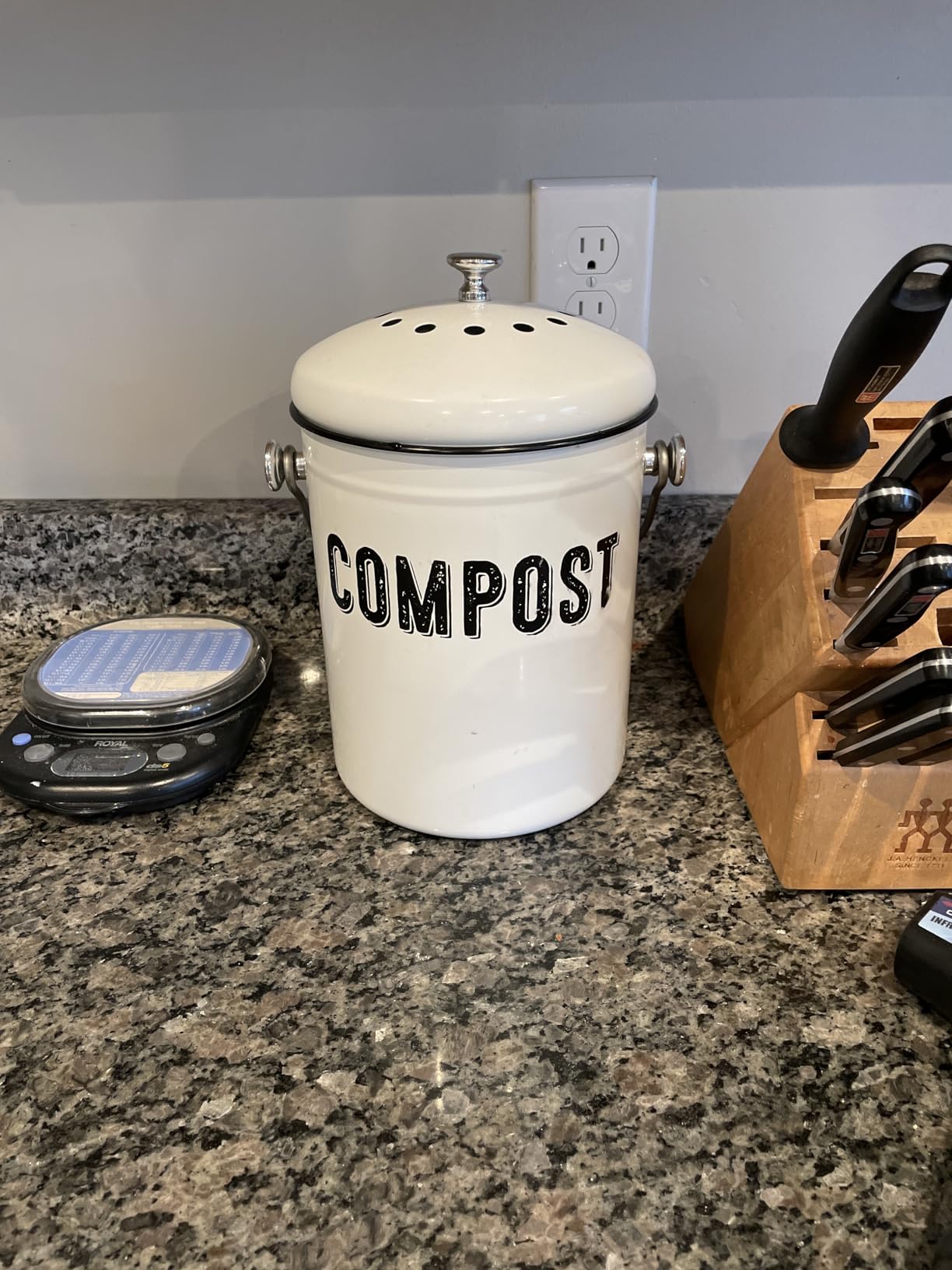 Granrosi Countertop Compost Bin Kitchen - 1.3 Gal Indoor Compost Bucket with Lid for Kitchen, Farmhouse Rust Proof & Odorless Composter Bin for Countertop, 3 Charcoal Filters customer photo 2