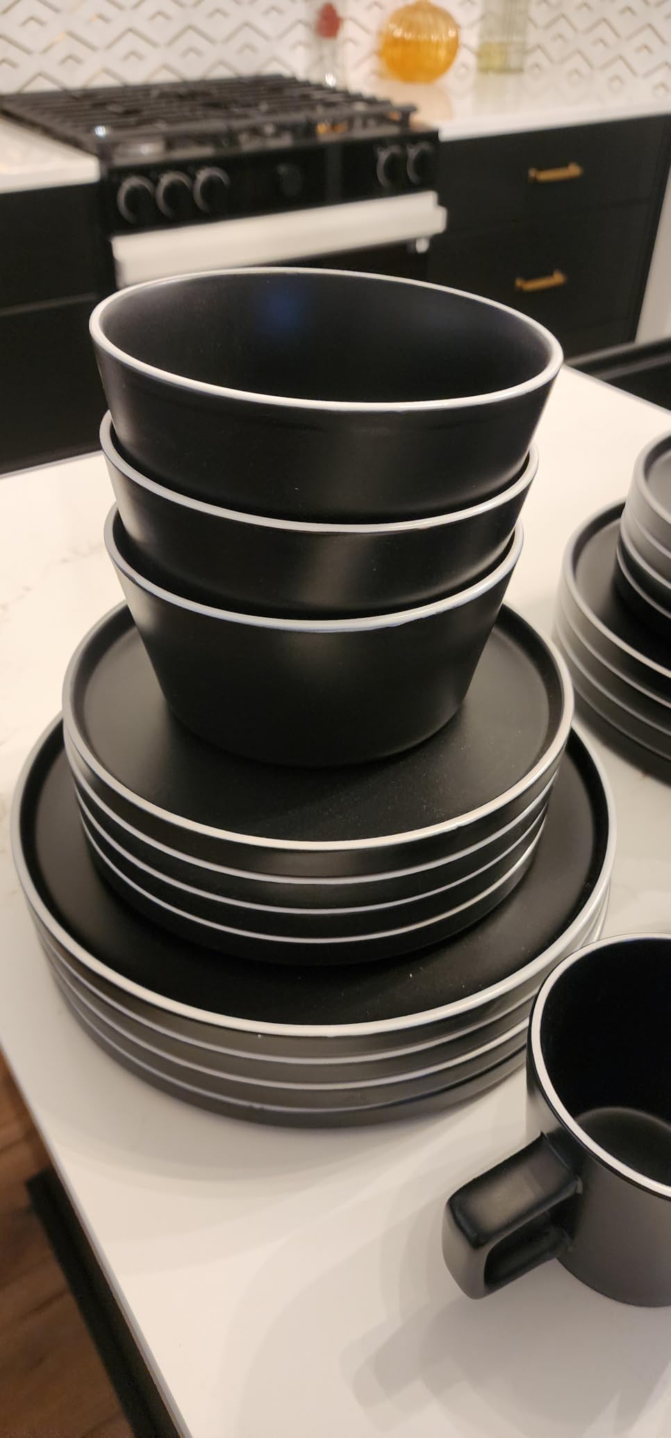 Stone Lain Celina Stoneware 16 Piece Modern Dinnerware Set, Plates and Bowls, Black Matte, Service for 4, Microwave & Dishwasher Safe customer photo 2