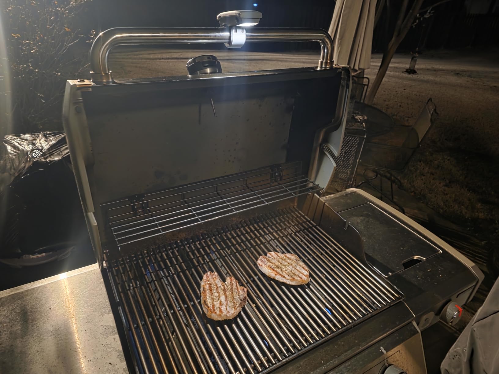 Weber Handle Grill 'N Go Light - LED Grill Light for Cooking with Motion Sensor, Detachable Handle-Mounted Illumination for Genesis, Spirit & Summit Gas Grills customer photo 1