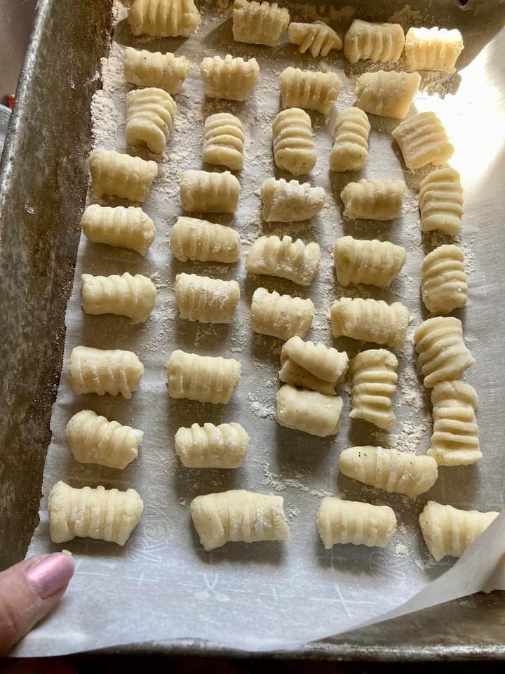 LHS Stainless Steel Potato Ricer and Masher, Heavy Duty Commercial Food Masher, Ergonomic Comfort Grip, Extra Large Capacity, Dishwasher Safe (Black) customer photo 1