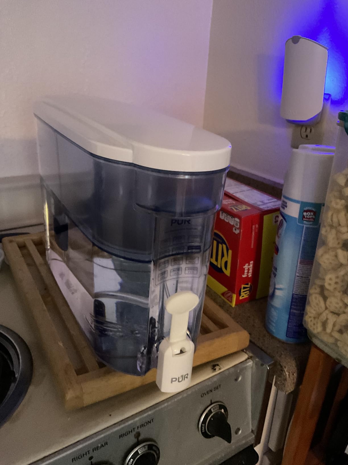 PUR 30-Cup Countertop Water Filter Dispenser, 1 Genuine PUR Filter, 2-in-1 Powerful Filtration, Lasts 2 Months or 40 Gallons, Dishwasher Safe, White/Blue (DS1800Z) customer photo 2