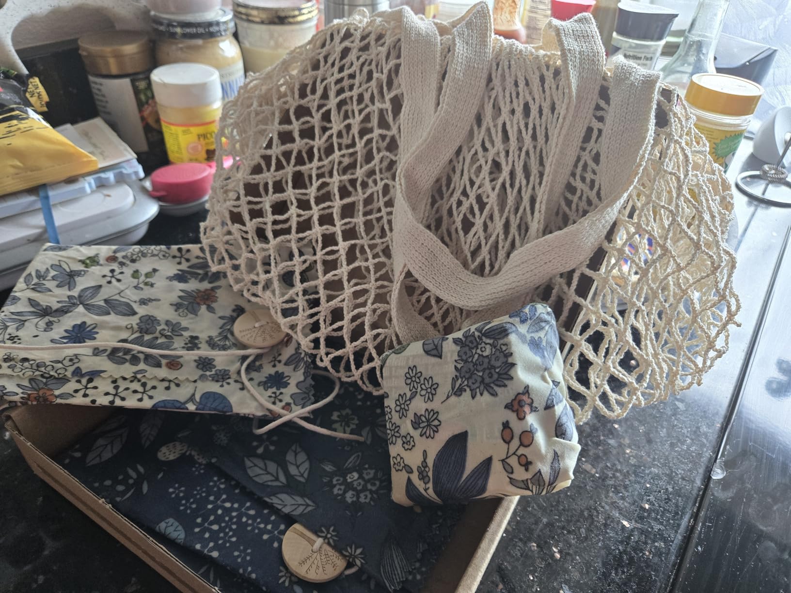 4-Pack Reusable Beeswax Wraps with Produce Bag & 2 Beeswax Bars customer photo 2