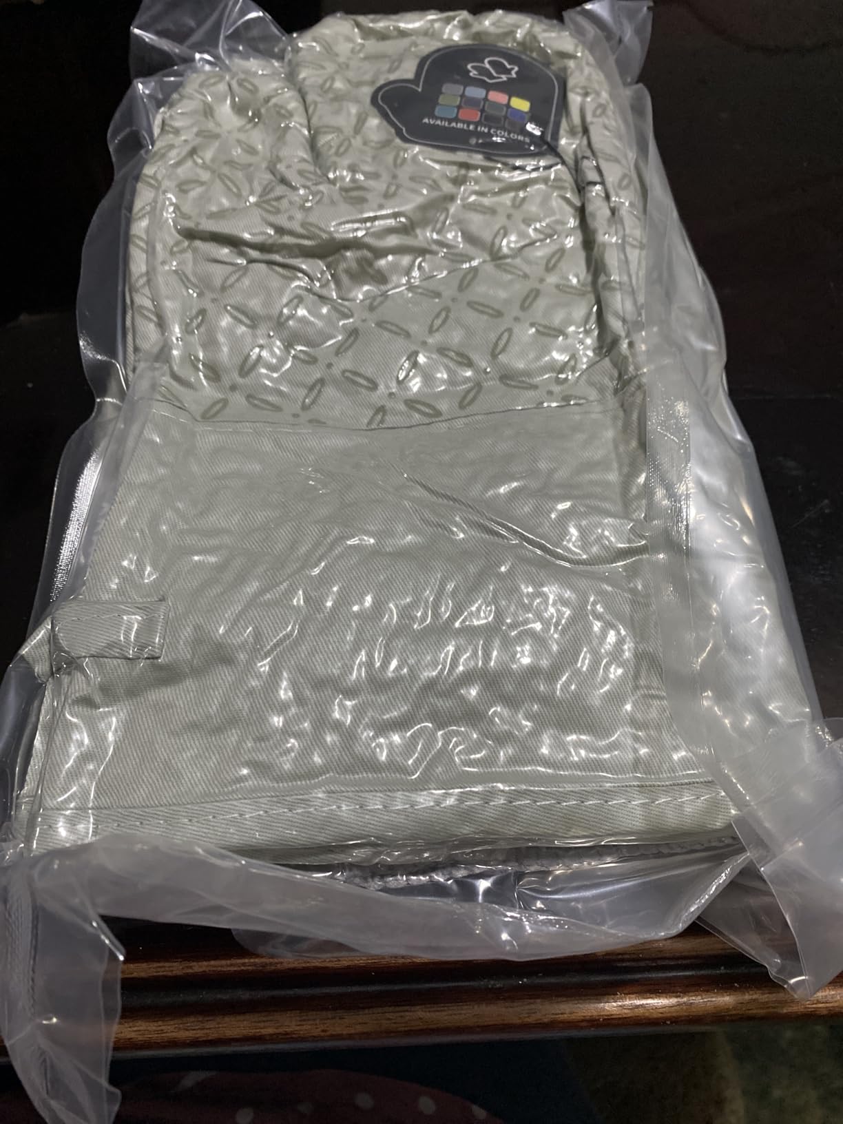 KEGOUU Oven Mitts and Pot Holders 6pcs Set, Kitchen Oven Glove High Heat Resistant 500 Degree Extra Long Oven Mitts and Potholder with Non-Slip Silicone Surface for Cooking (Grey) customer photo 2