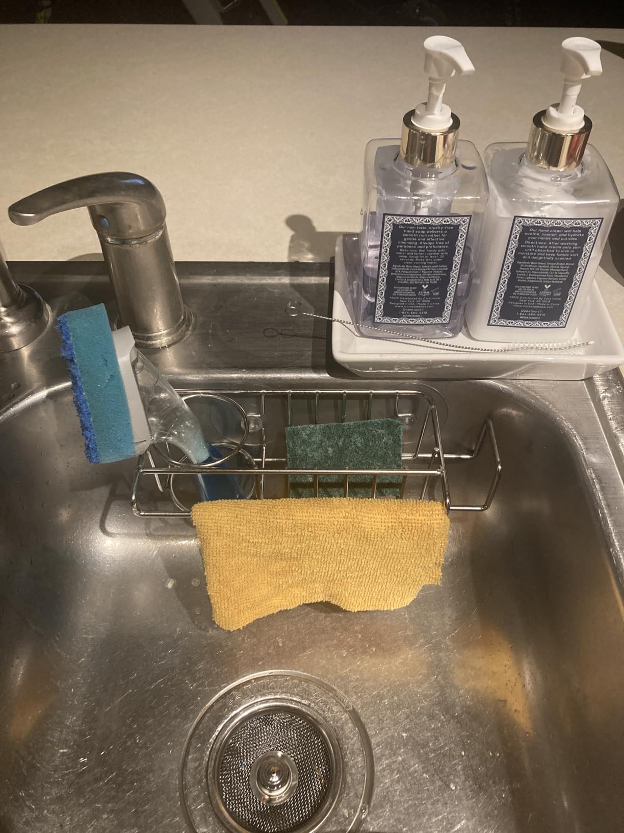 HapiRm 4 in 1 Sink Caddy Sponge Holder, SUS304 Stainless Steel Kitchen Brush Holder + Dish Cloth Hanger + Soap Rack + Sink Stopper Rack + Sponge Caddy for Kitchen - Silver customer photo 2