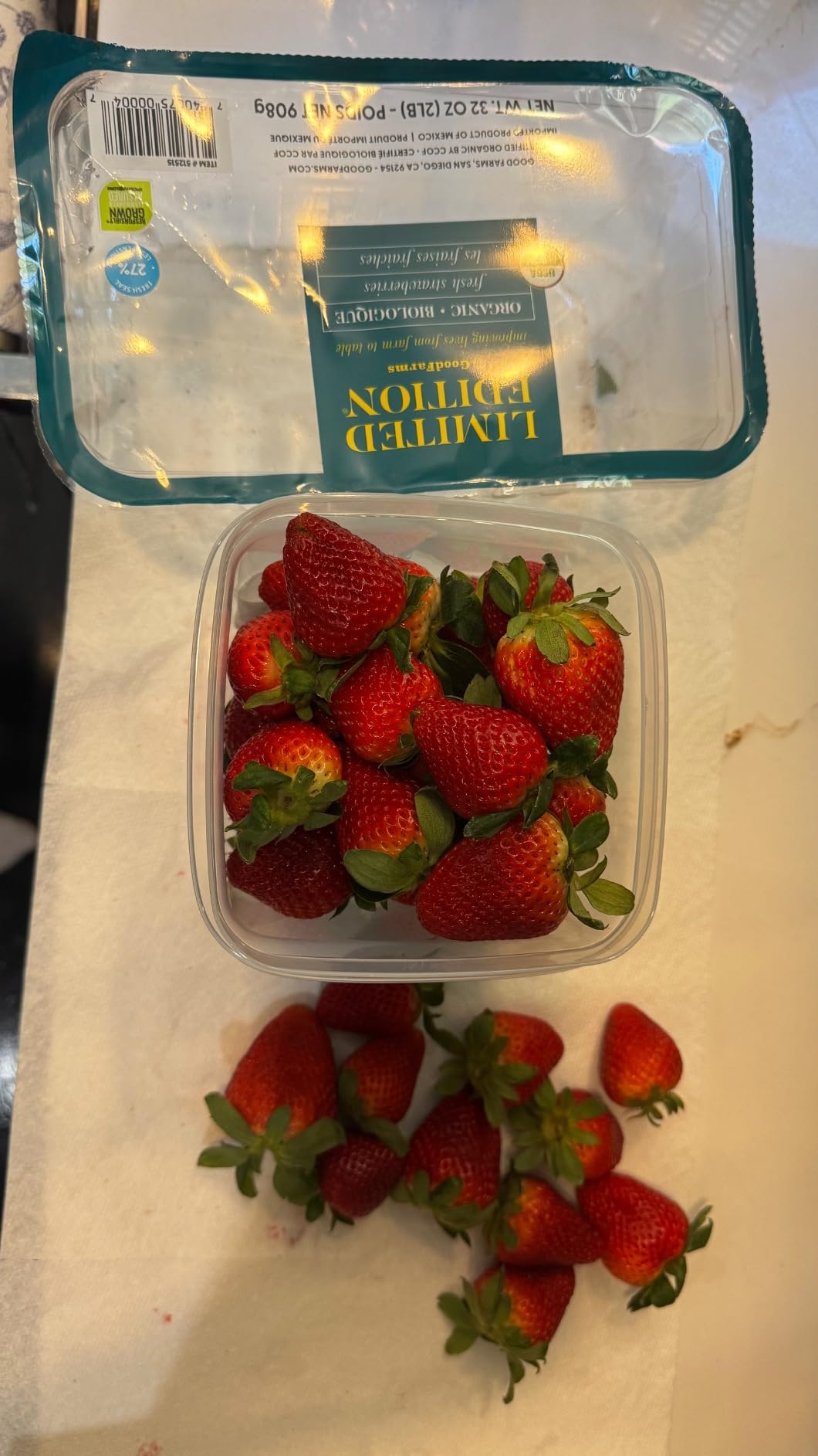 Rubbermaid FreshWorks Produce Saver, Medium and Large Storage Containers, 8-Piece Set, Set of 4, Med & Lg, Clear customer photo 2