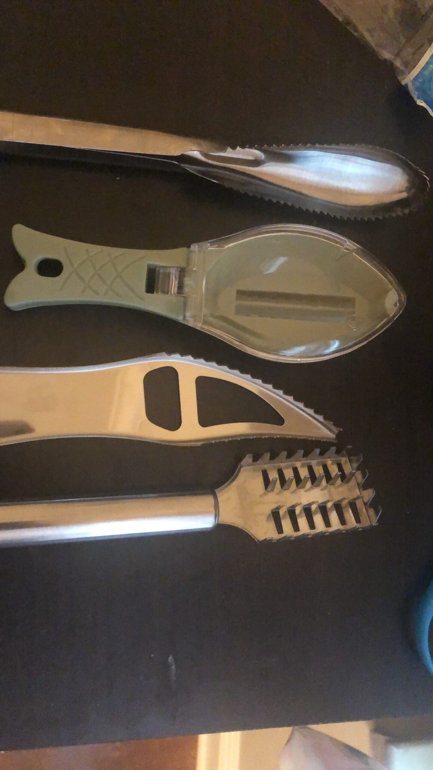 Honoson 4 Pieces Stainless Steel Fish Scale Remover Cleaner Kitchen Scaler Fish Skin Graters Cleaning Peeler Scaler Scraper with Bottle Opener for Kitchen Cleaning Tools customer photo 1