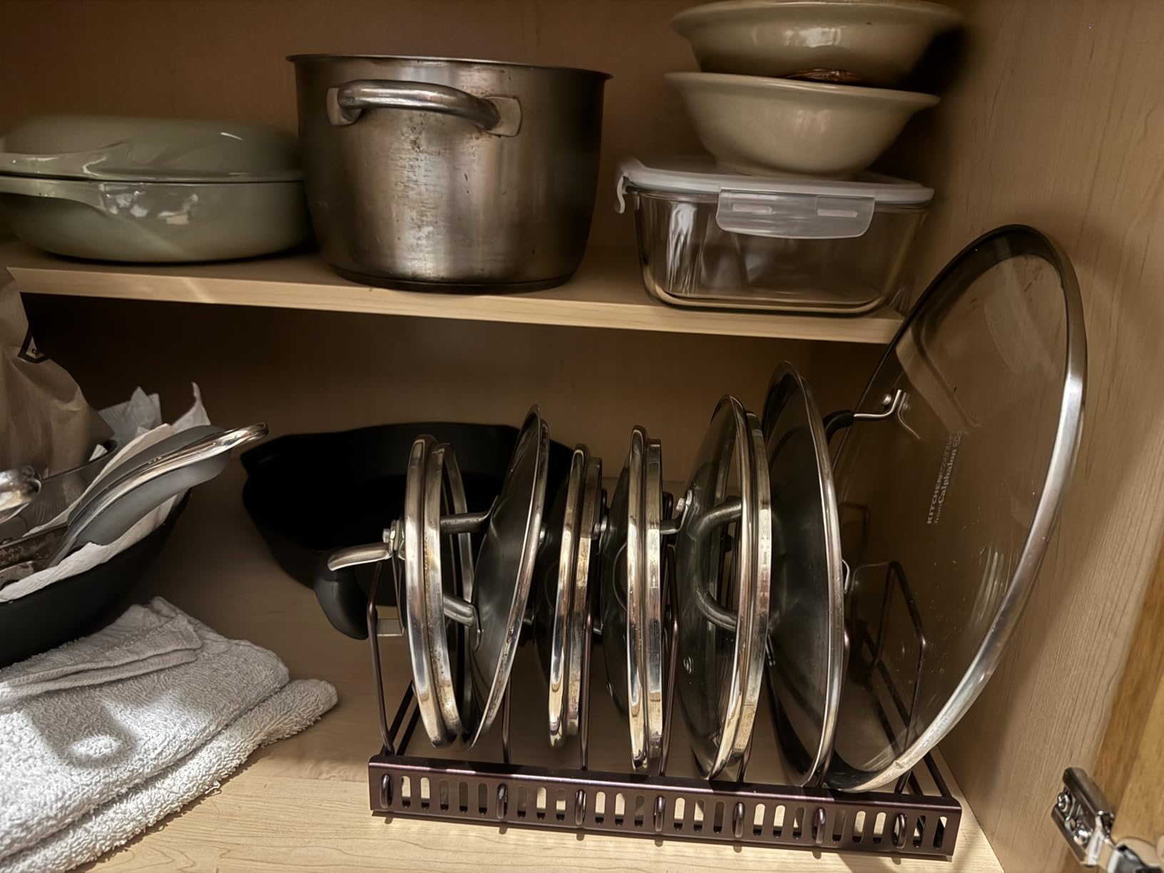 Toplife Pot Lids Organizer Rack for Cabinet and Countertop, 7+ Pan Lids and Bakeware Organizer Rack Holder with 7 Adjustable Compartments - Brown customer photo 1