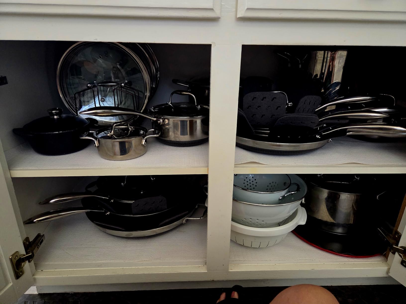 Toplife Pot Lids Organizer Rack for Cabinet and Countertop, 7+ Pan Lids and Bakeware Organizer Rack Holder with 7 Adjustable Compartments - Brown customer photo 2