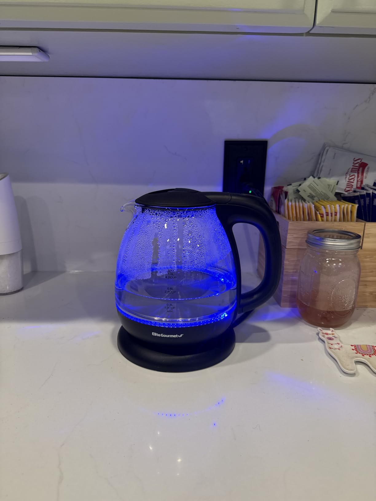 Elite Gourmet EKT1001 Electric 1.0L BPA-Free 1100W Glass Kettle Cordless 360° Base, Stylish Blue LED Interior, Handy Auto Shut-Off Function - Quickly Boil Water For Tea & More, Black customer photo 1