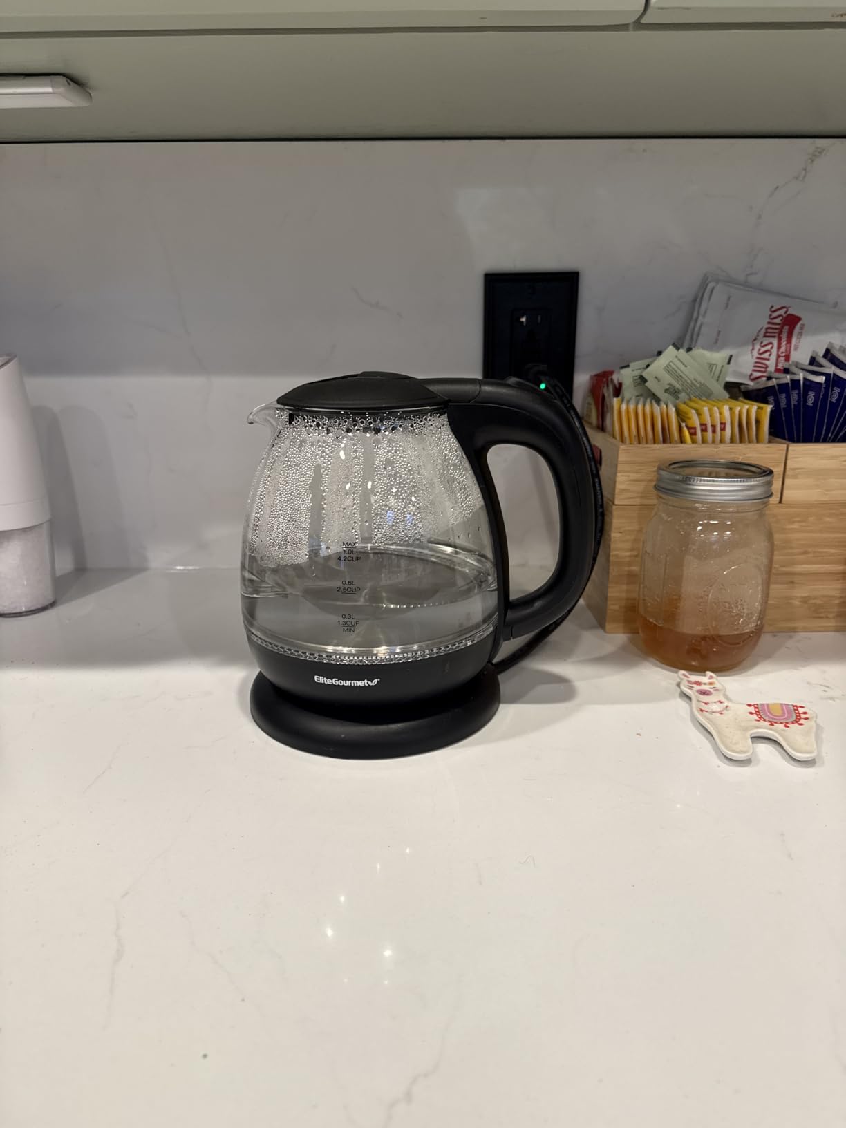 Elite Gourmet EKT1001 Electric 1.0L BPA-Free 1100W Glass Kettle Cordless 360° Base, Stylish Blue LED Interior, Handy Auto Shut-Off Function - Quickly Boil Water For Tea & More, Black customer photo 2