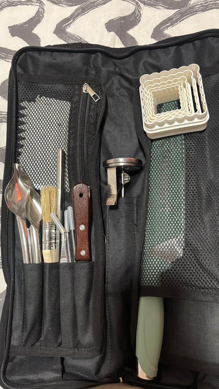 Patelai 12 Pcs Chef Plating Tools Plating Drizzle Spoons Cooking Tweezers Culinary Precision Stainless Steel Drawing Spoons Plastic Dough Scrapers Wood Icing Spatula for Chef Cake Candy Decorating customer photo 1