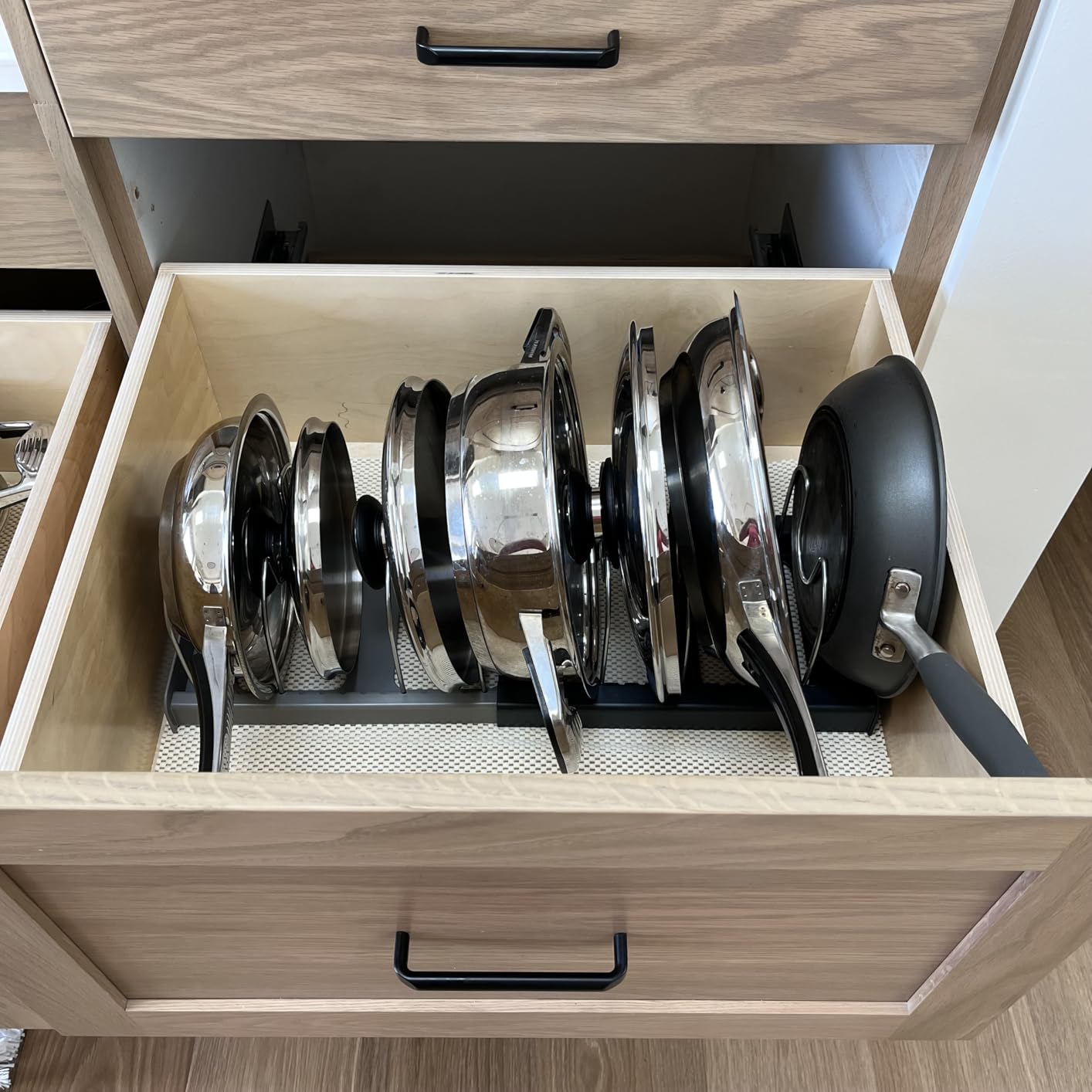 Joseph Joseph DrawerStore Expanding Cookware Organizer, Space saving storage for pan lids, baking trays - Grey customer photo 2
