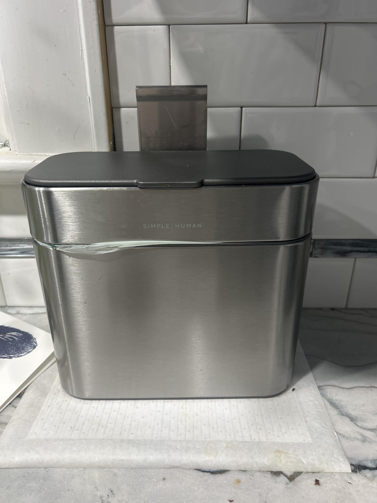 simplehuman Compost Caddy, Detachable and Countertop Bin, 4 Liter / 1.06 Gallon, Brushed Stainless Steel customer photo 1