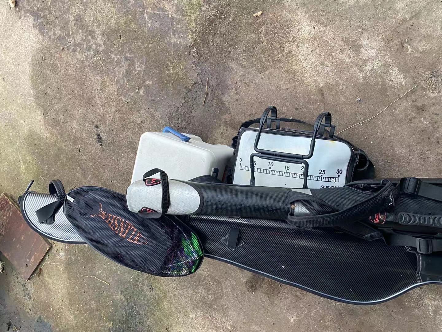 Fishing Knife,Fish Cleaning Kit 7 PC set Fish Knife, Fish Scale Cleaning Brush, multi-functional Scissors, anti-cutting Gloves, Fishbone Tweezers, storage Bag customer photo 1