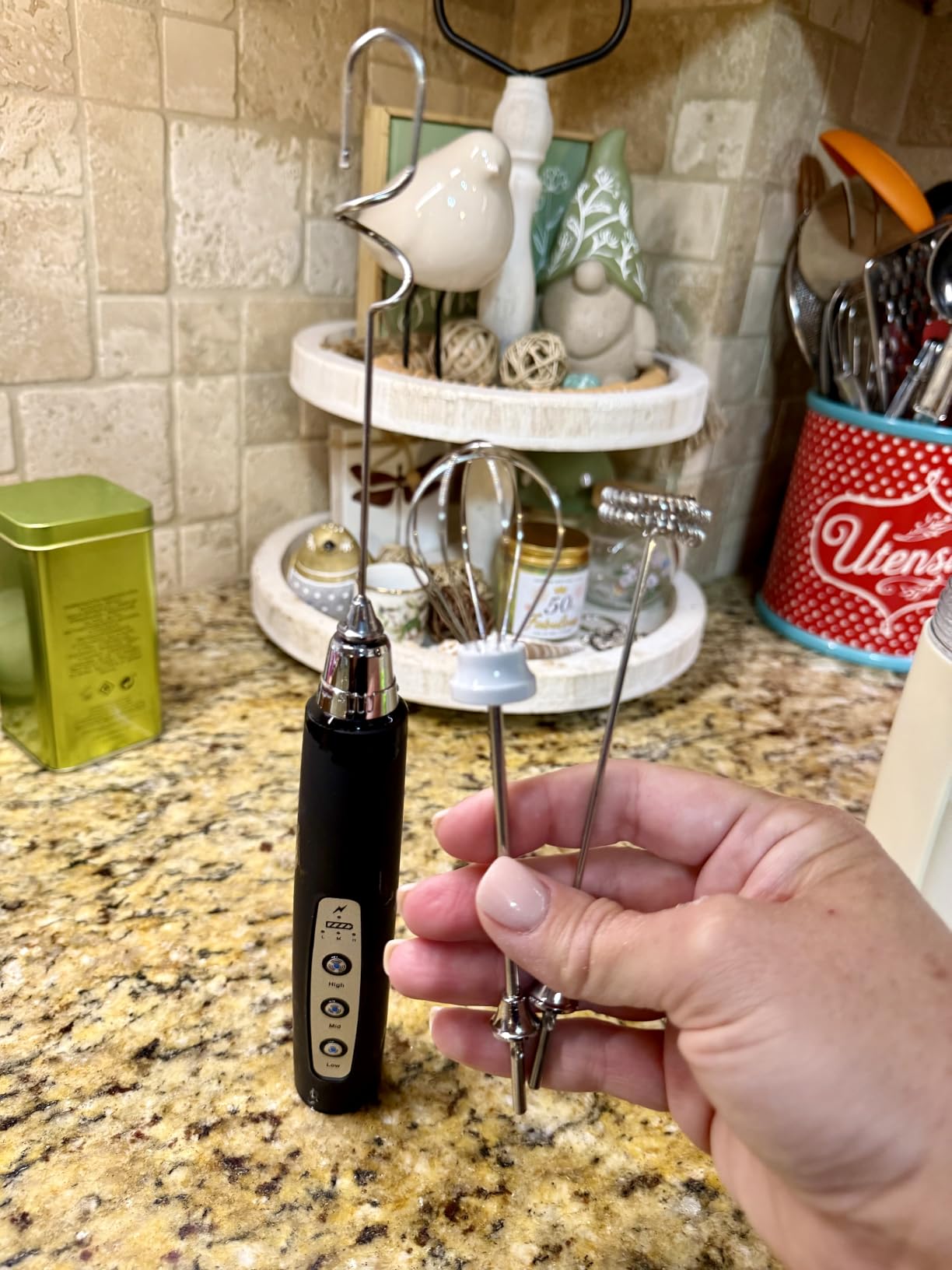 YUSWKO Black Handheld Milk Frother Wand for Coffee, Rechargeable Electric Whisk with 3 Heads 3 Speeds Drink Mixer Coffee Frother For Latte, Cappuccino, Hot Chocolate, Egg customer photo 2