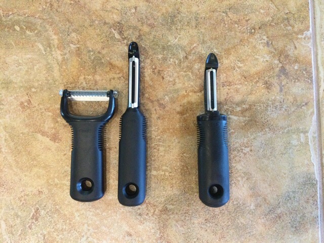 OXO Good Grips 2-Piece Peeler Set - Swivel and Julienne customer photo 2