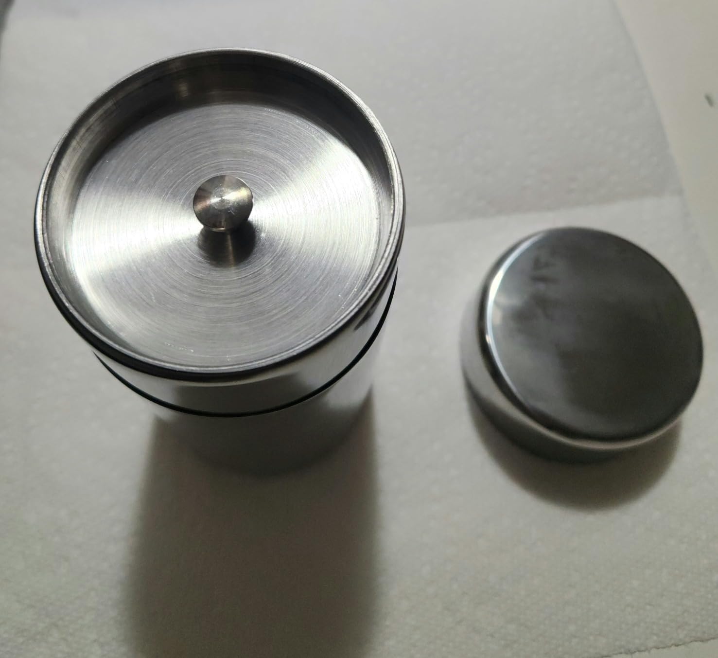 Tyenaza Tea Canister, Double Seal Stainless Steel Tea Tin Canister with Airtight Double Lids for Loose Tea Coffee Candy Herbs and Spices Storage(l) customer photo 1